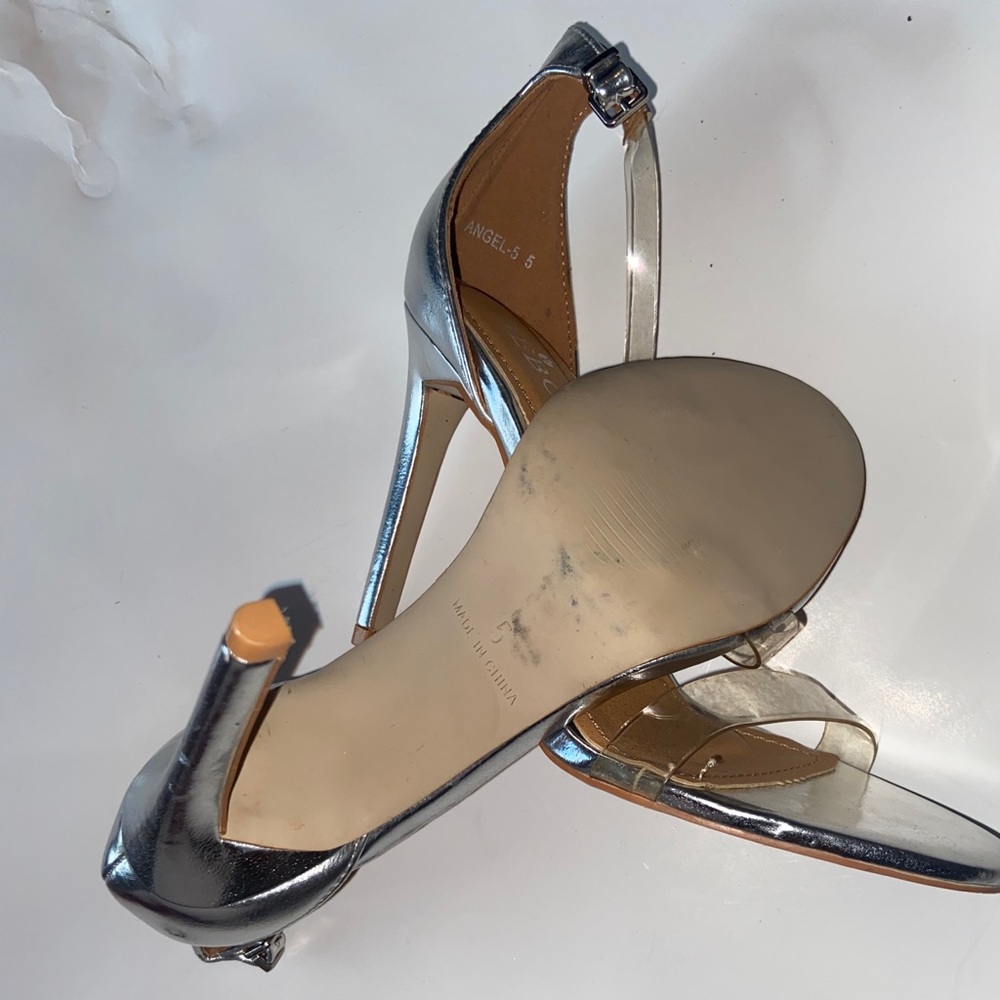 Shoes - Picture 2 of 4